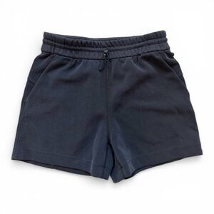 Lululemon short size 4